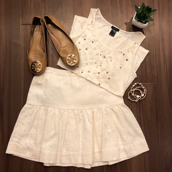 J. Crew Dresses & Skirts - JCrew Cream Jacquard Ruffle Bottom Skirt. Size: 2